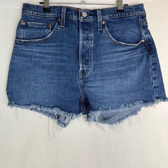 Levi’s 501 Women’s Hi-Rise Button Fly Denim Shorts Size 30” Raw Hemline - Picture 1 of 12